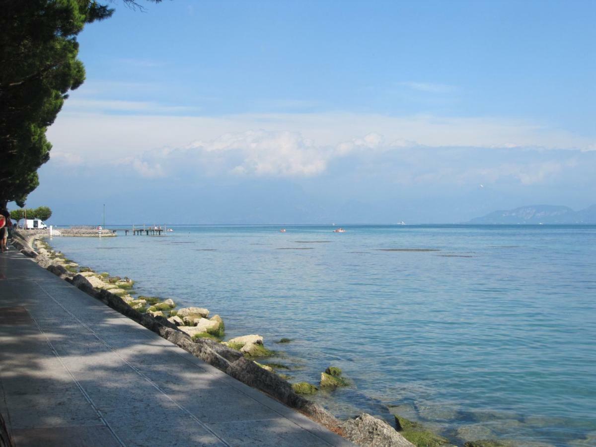 Appartamento La Madonnina Di Cathy Peschiera del Garda Exterior foto